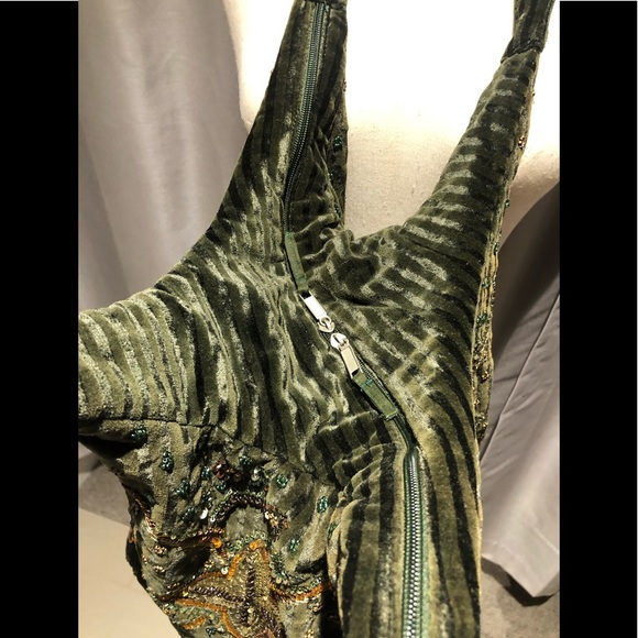 Handmade Embroidery Sequin Beaded Velvet Handbag - Picture 10 of 16